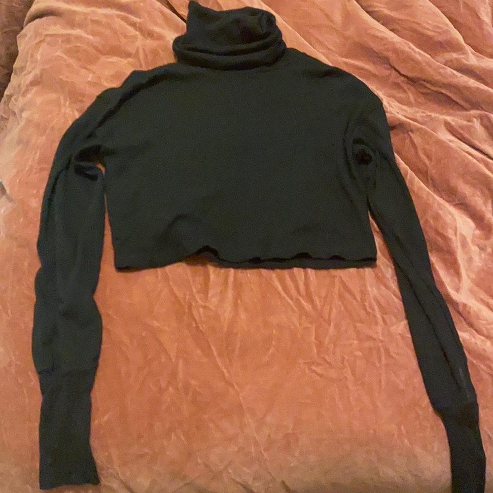 Brandy Melville Black turtleneck crop top